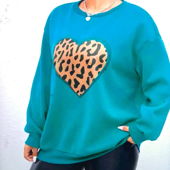 SHEIN Teal Sweatshirt with Leopard Heart - Picture 3 of 7